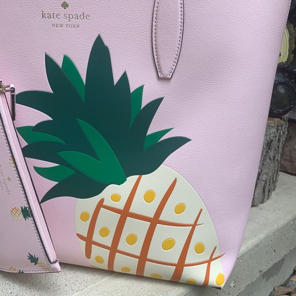 Authentic KATE SPADE Leather Pineapple print Reversible tote - Picture 6 of 9